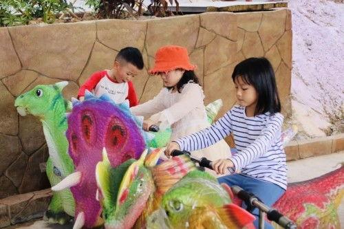 恐龙在吃瓜,揭秘史前巨兽的“绿色盛宴”